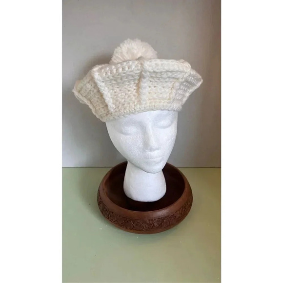 VTG Women’ Handmade Ivory Chunky Knit Crochet Beret Hat Pom pom Japan Acrylic - Picture 1 of 7